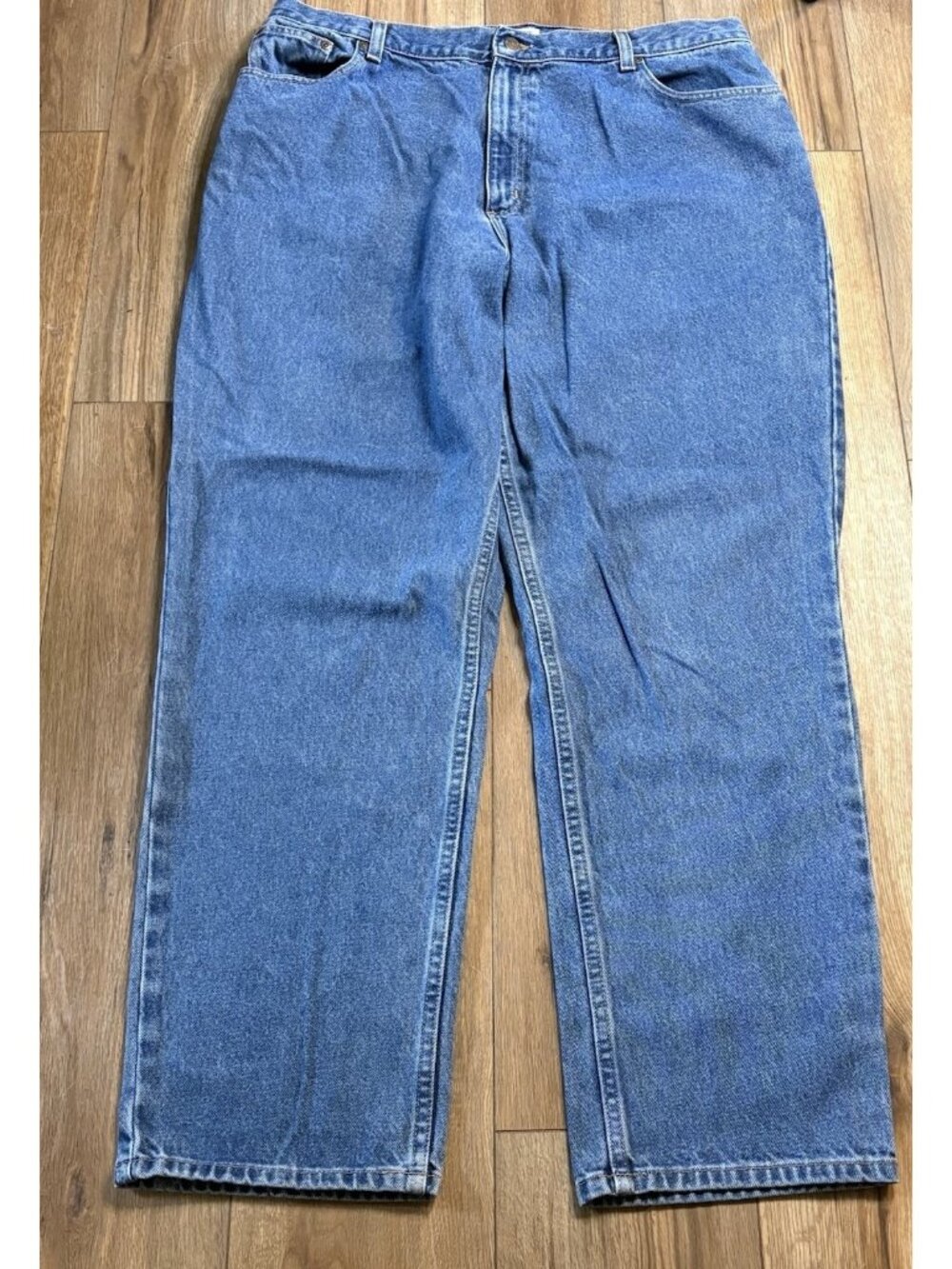LL Bean Women’s Relaxed Fit Straight Leg Jeans Size 20 MT High Rise 38 X 31